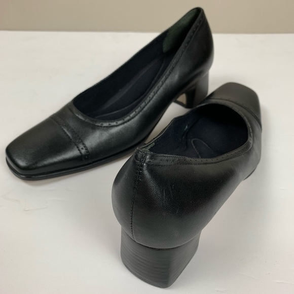 Easy Spirit Black Leather Square Toe Career Shoes - Picture 3 of 9